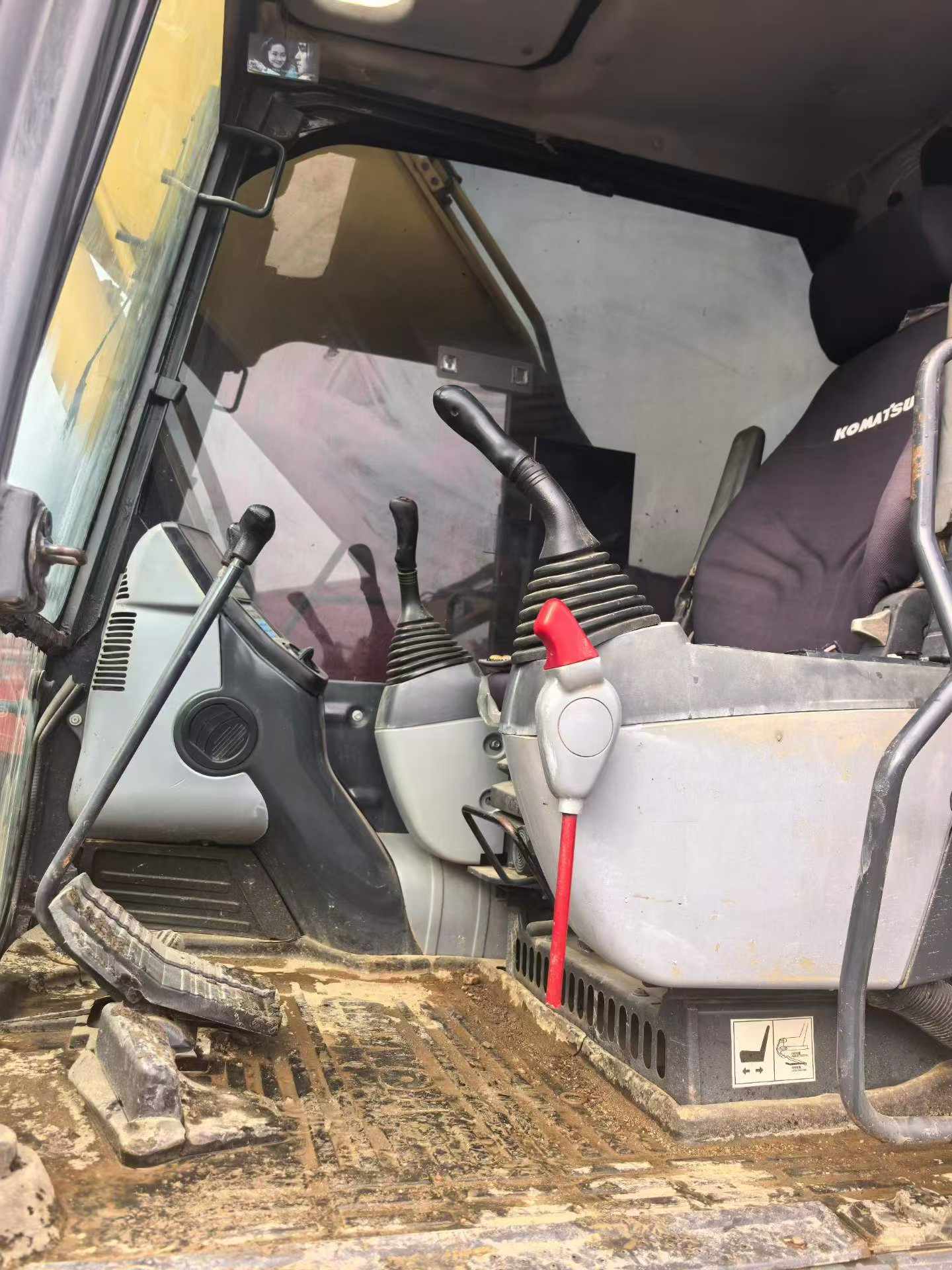 Buy Komatsu PC200 Used Excavator / 2