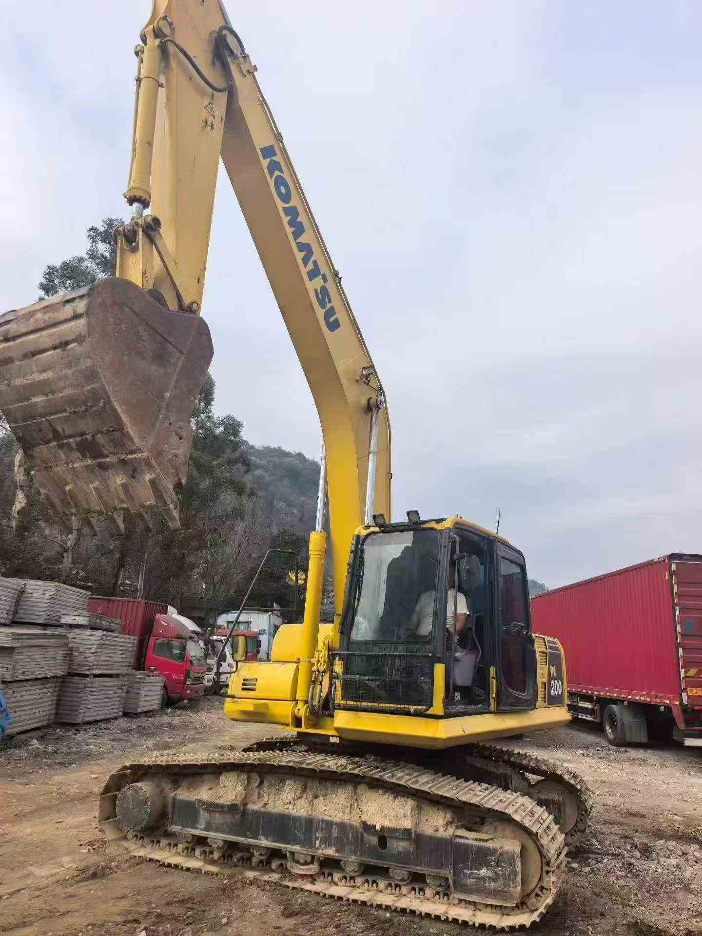 Buy Komatsu PC200 Used Excavator / 6