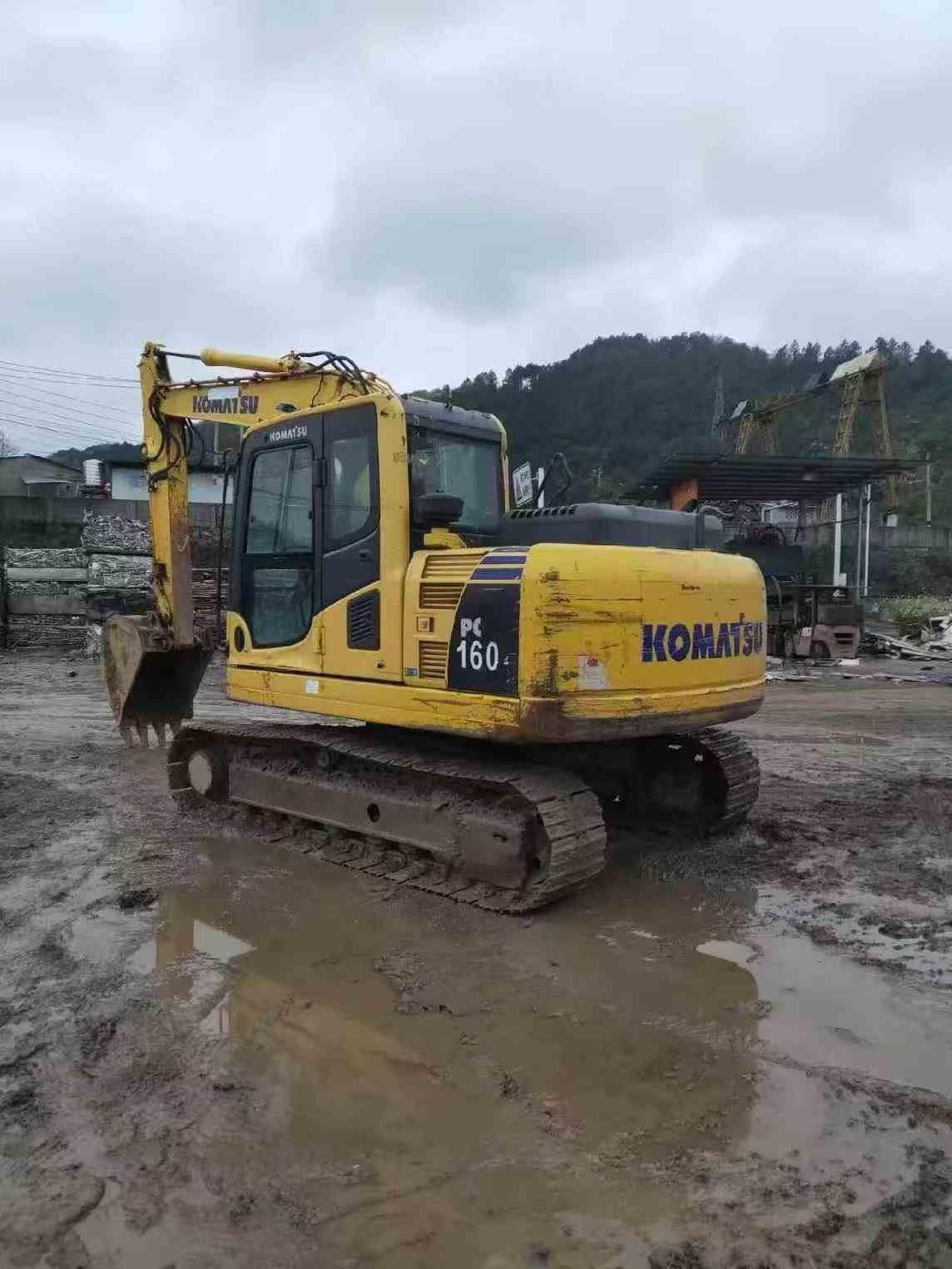 Buy Komatsu PC130-8 Used Excavator / 3
