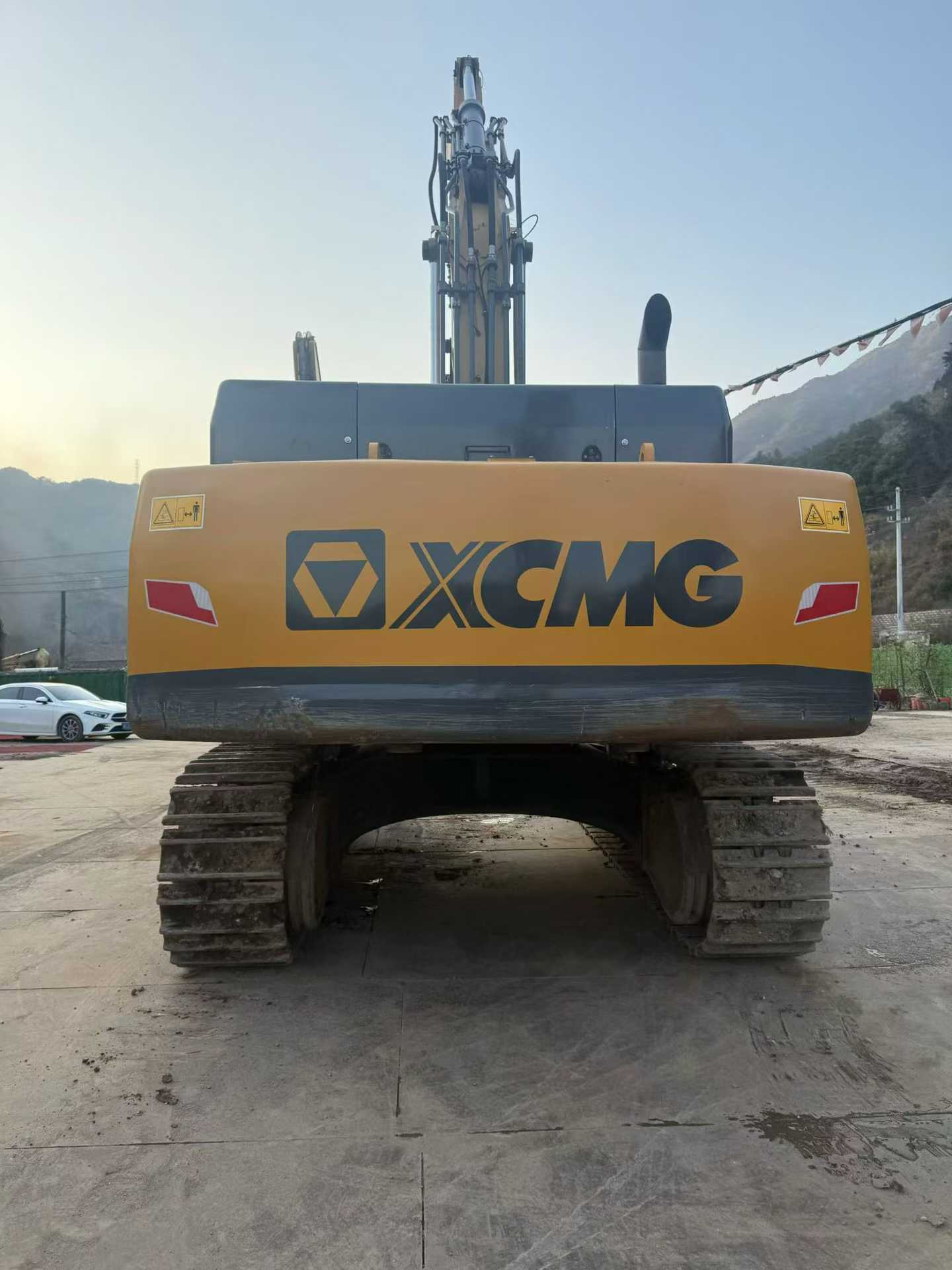 Buy XCMG XE490D Used Excavator / 4