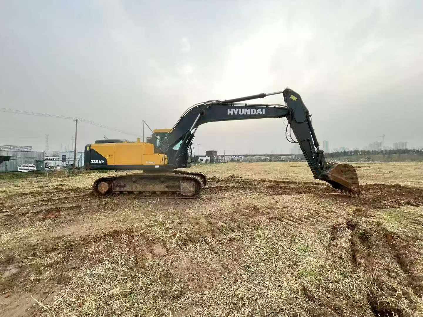 Buy Hyundai R215-7 Used Excavator / 7