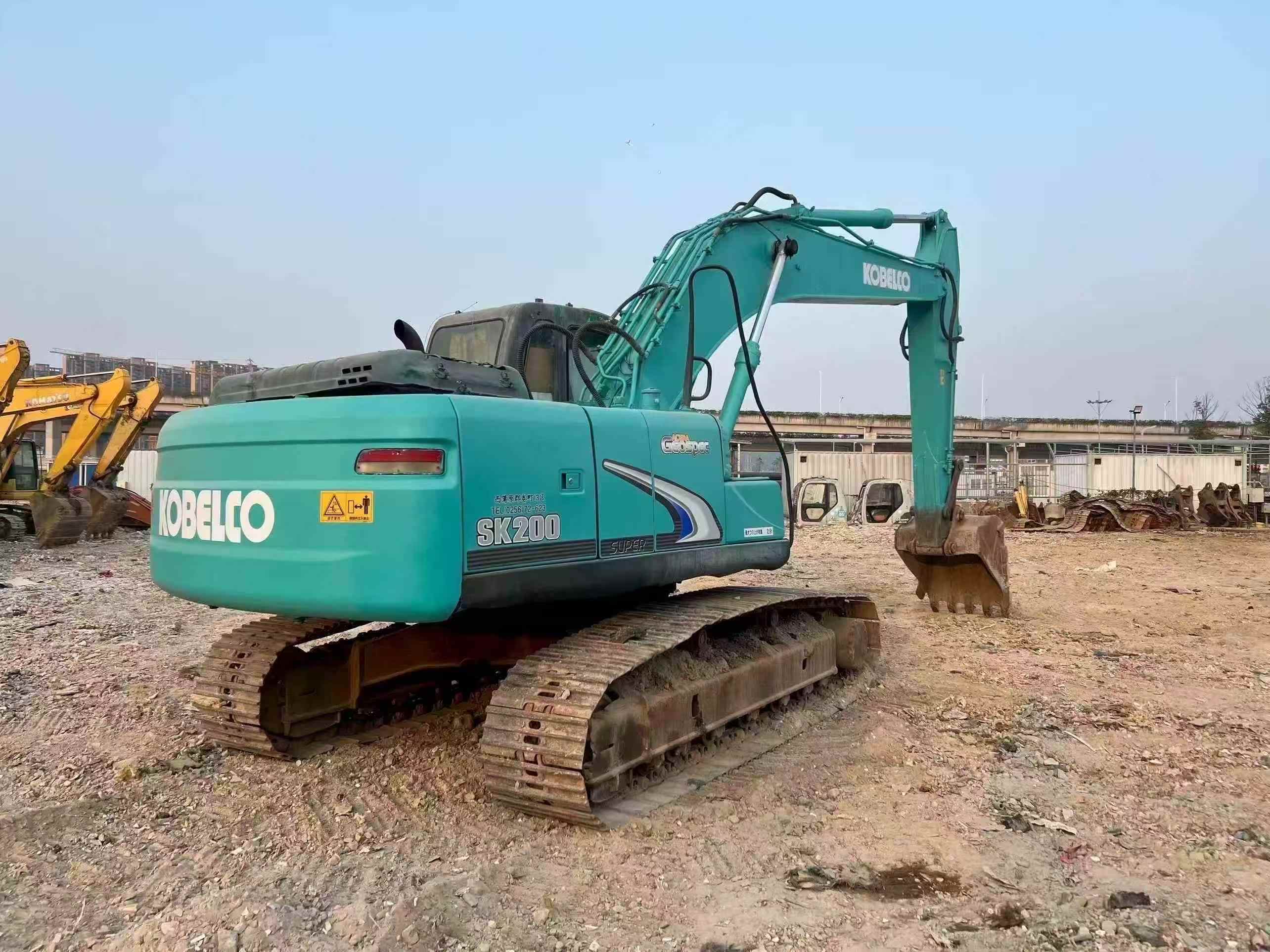 Buy Kobelco SK200 Used Excavator / 4