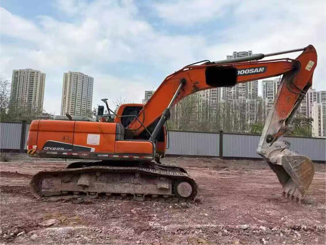 Buy Doosan DH225-7 Used Excavator / 3