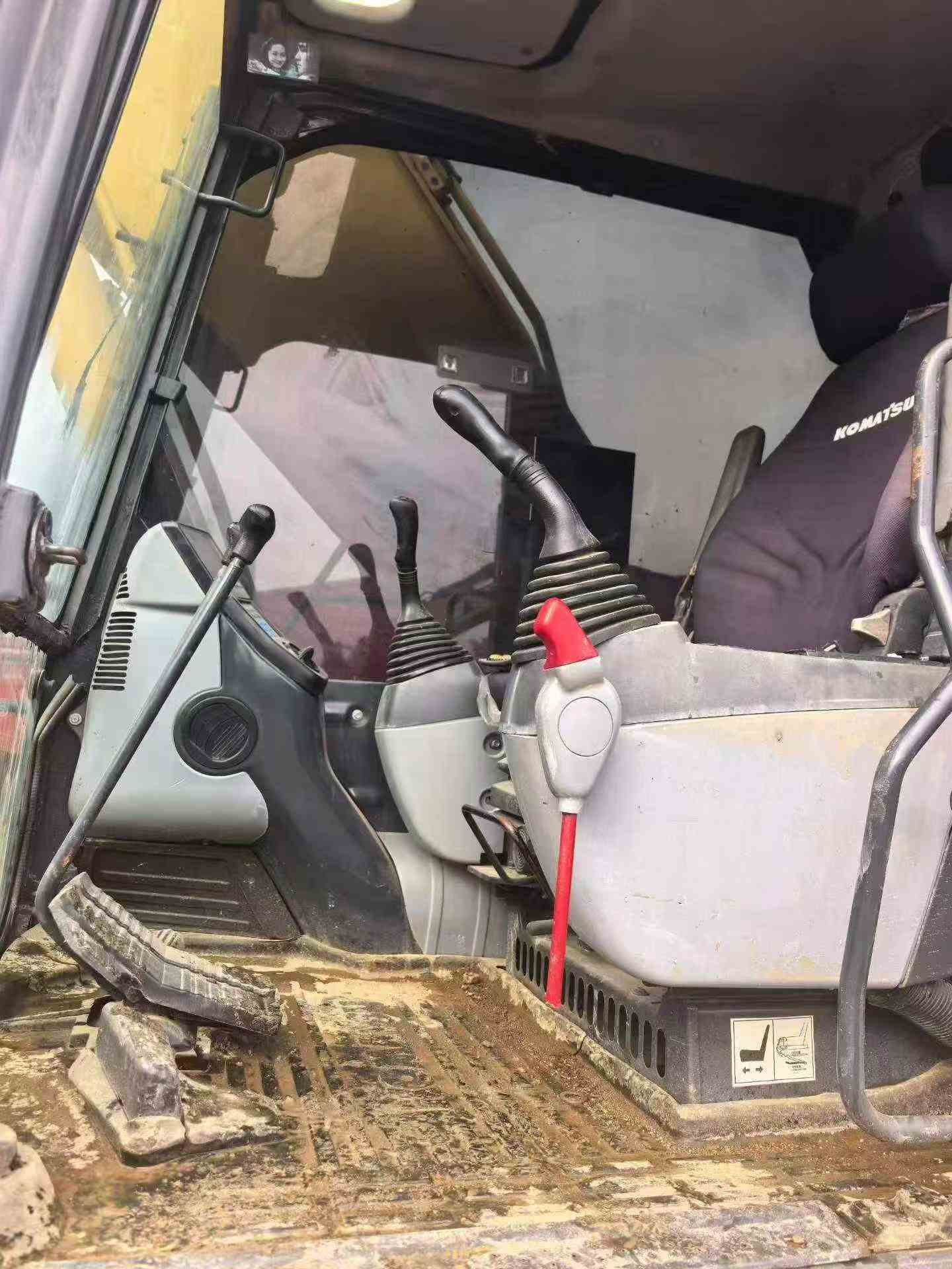 Buy Komatsu PC200 Used Excavator / 2