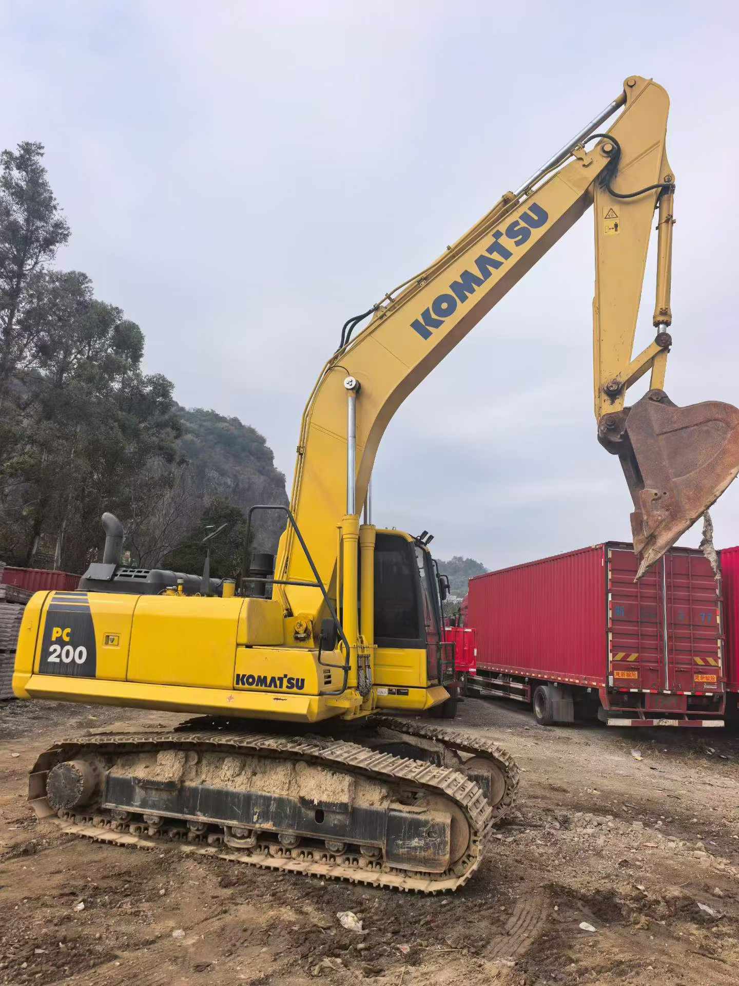 Buy Komatsu PC200 Used Excavator / 5