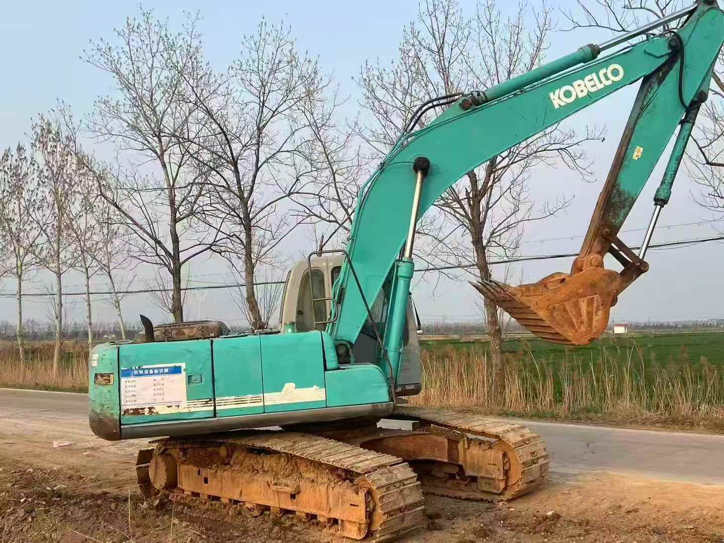 Buy Kobelco SK200-6 Used Excavator / 3