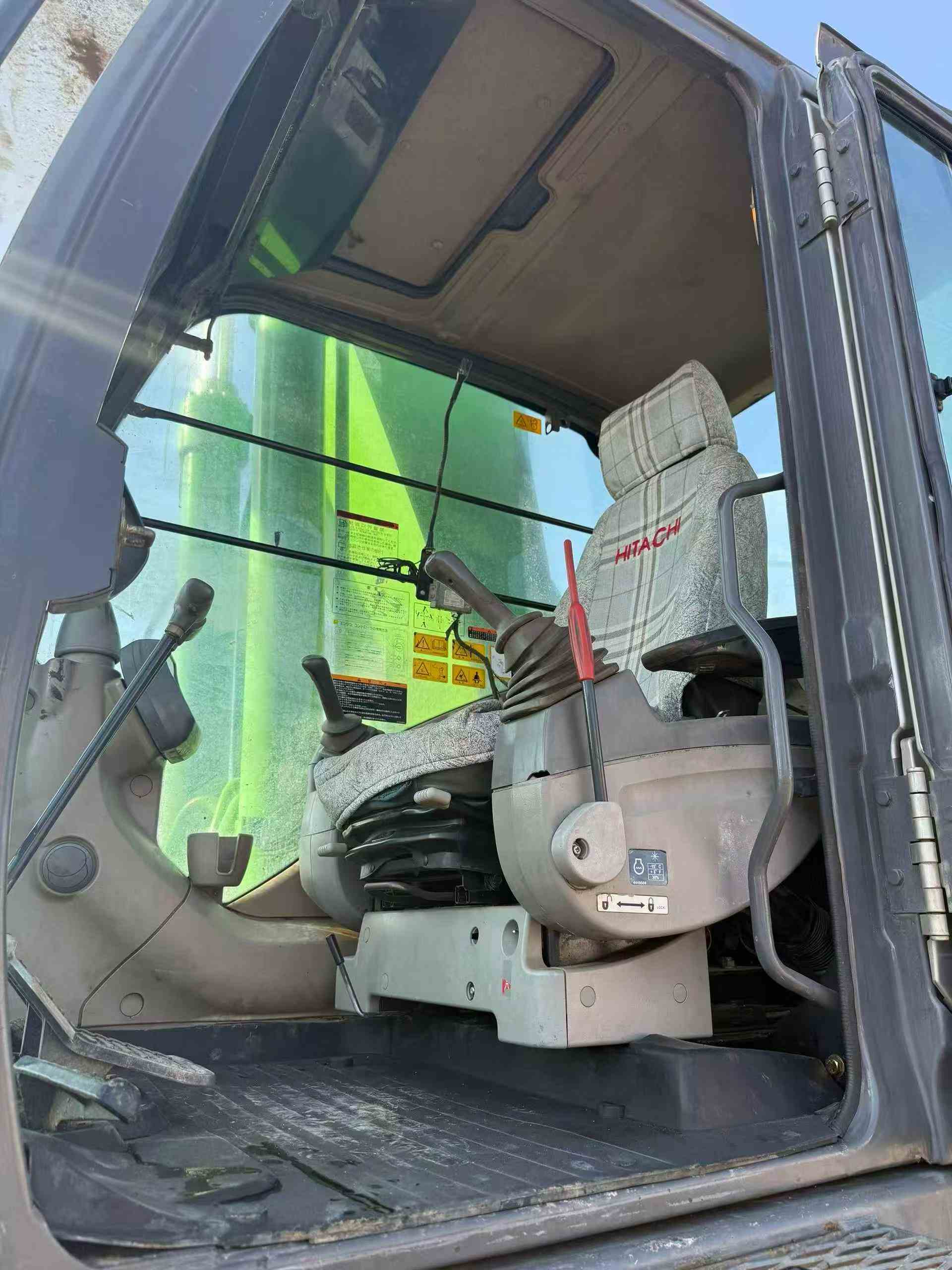 Buy Hitachi ZX350LC-3 Used Excavator / 3