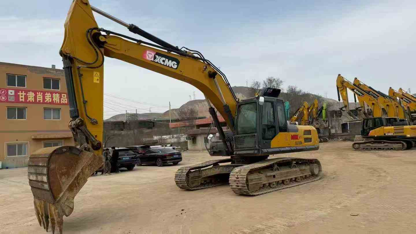 Buy XCMG XE270DK Used Excavator / 2