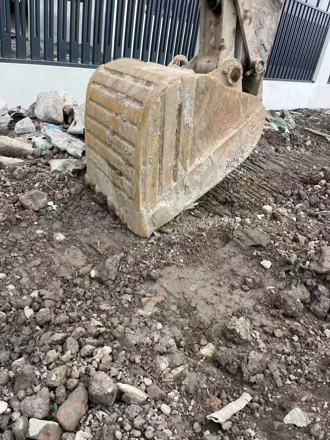 Buy XCMG XE200DA Used Excavator / 4