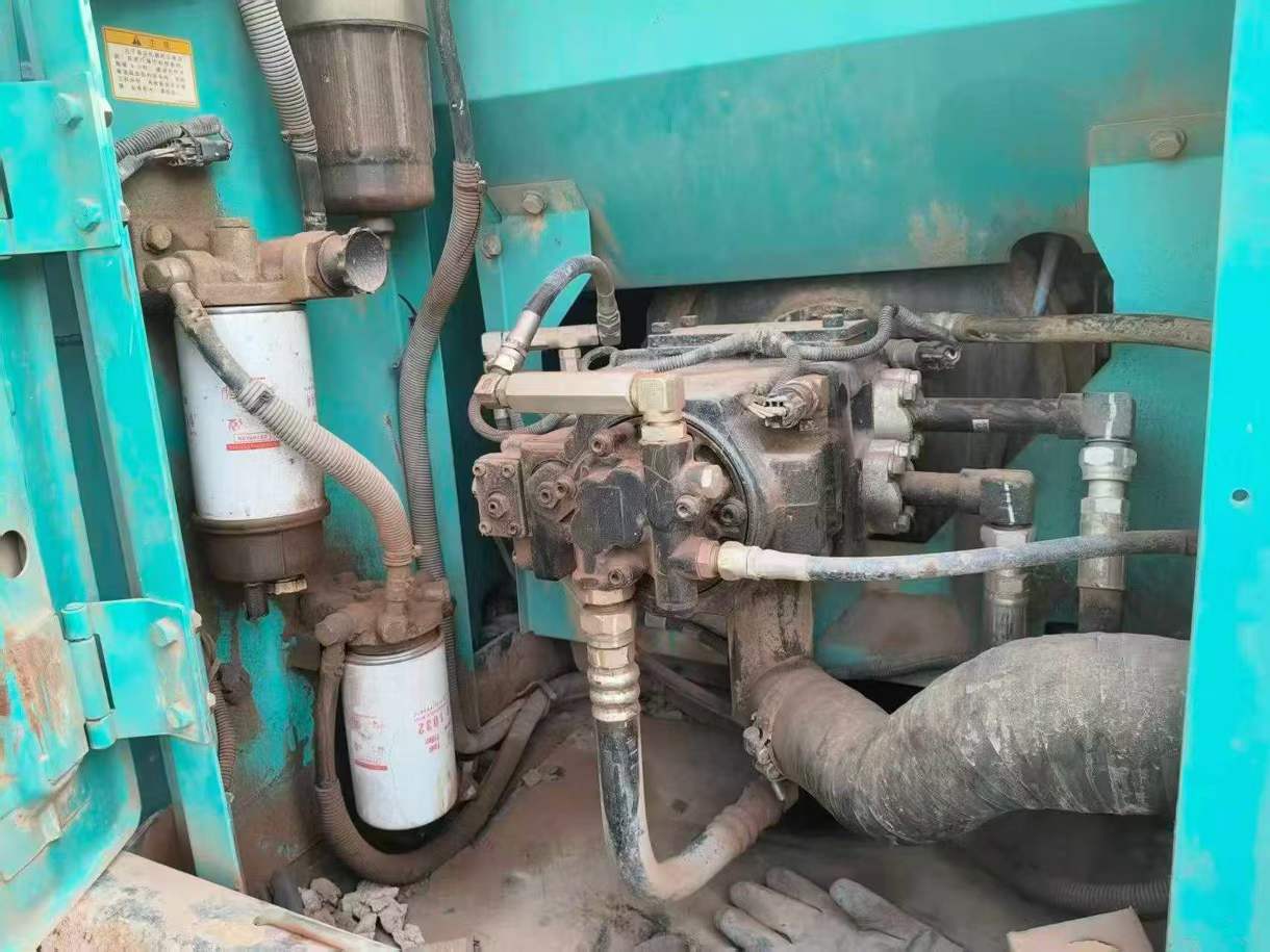 Buy Kobelco SK130 Used Excavator / 3