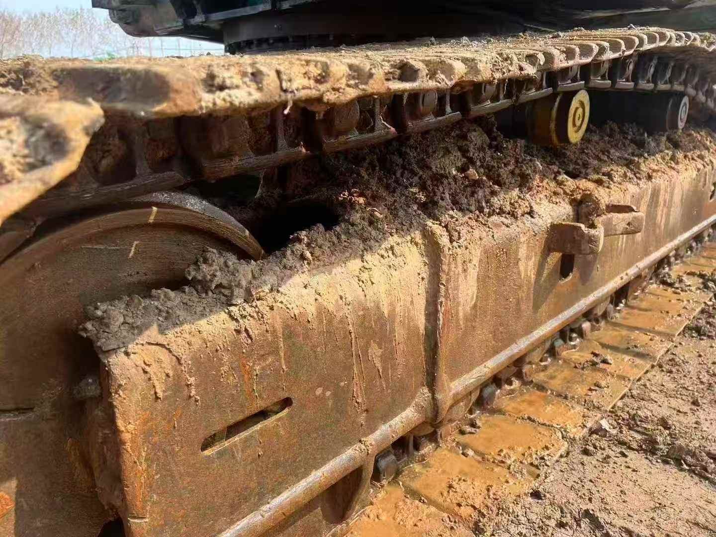 Buy Kobelco SK200-6 Used Excavator / 9