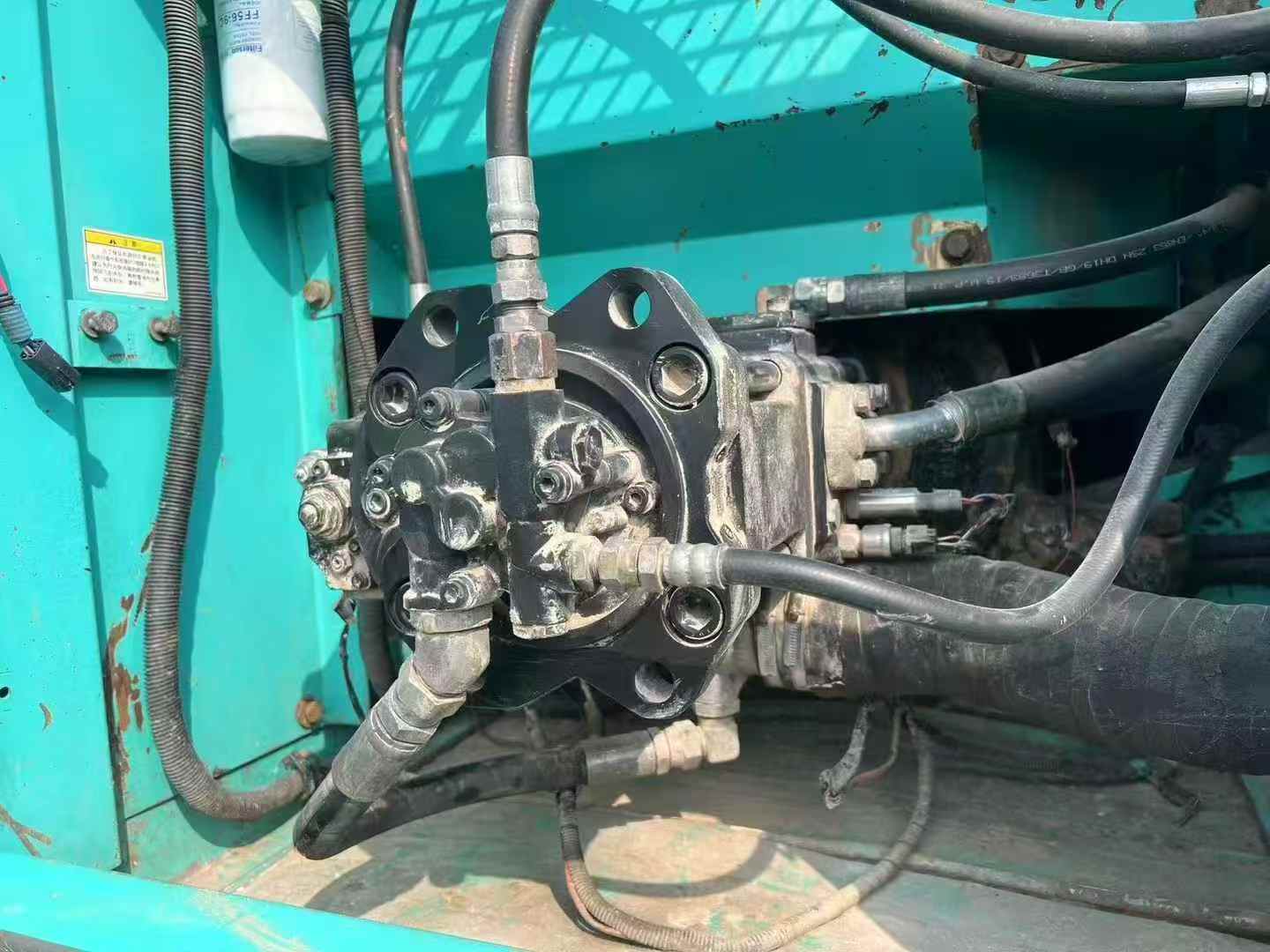 Buy Kobelco SK200-6 Used Excavator / 6