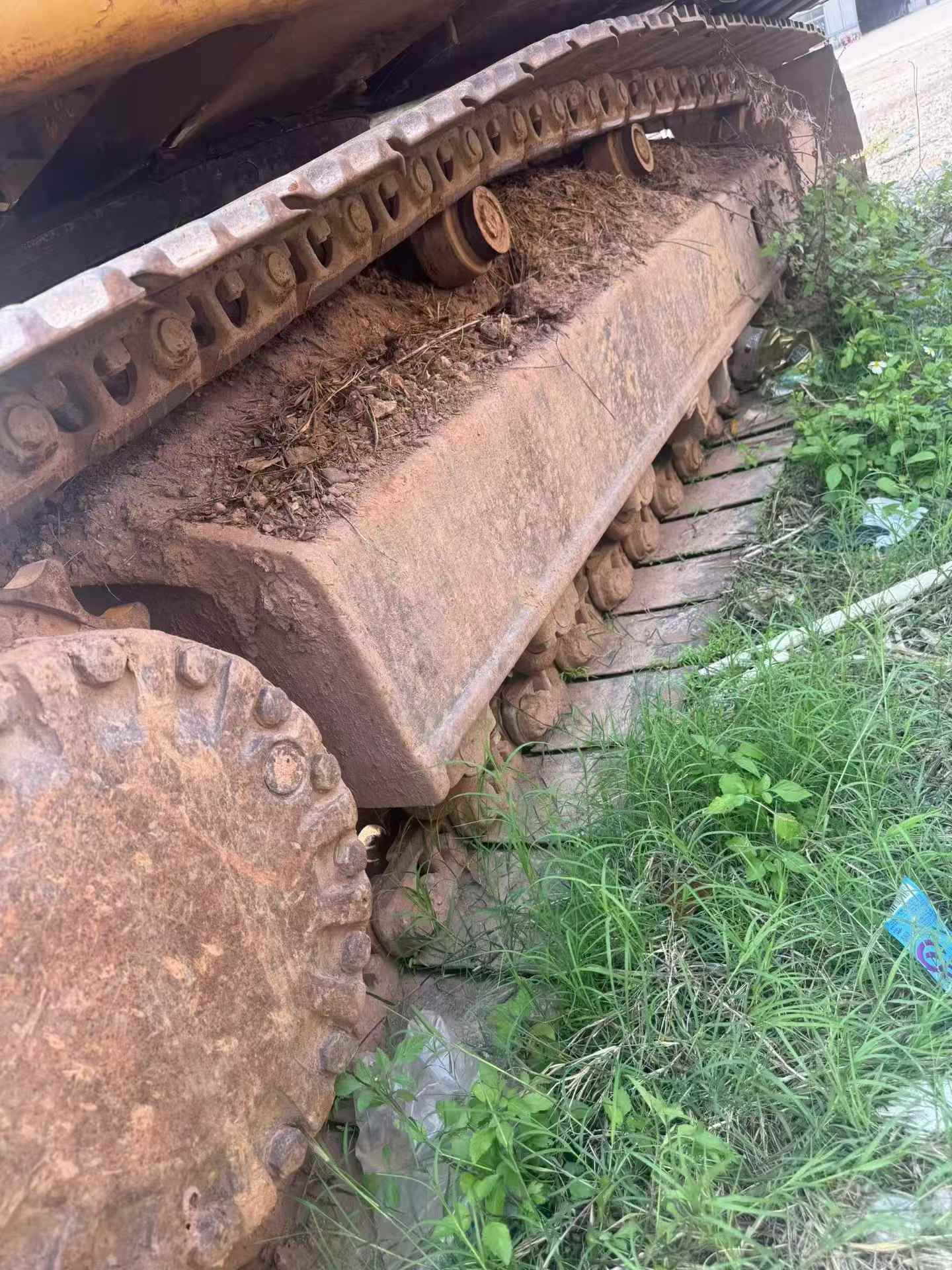 Buy Caterpillar 320V2 Used Excavator / 2