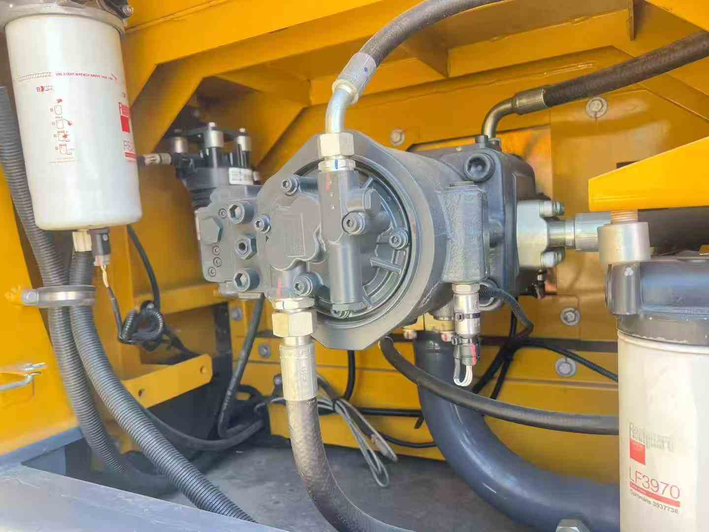 Buy XCMG XE260 Used Excavator / 7