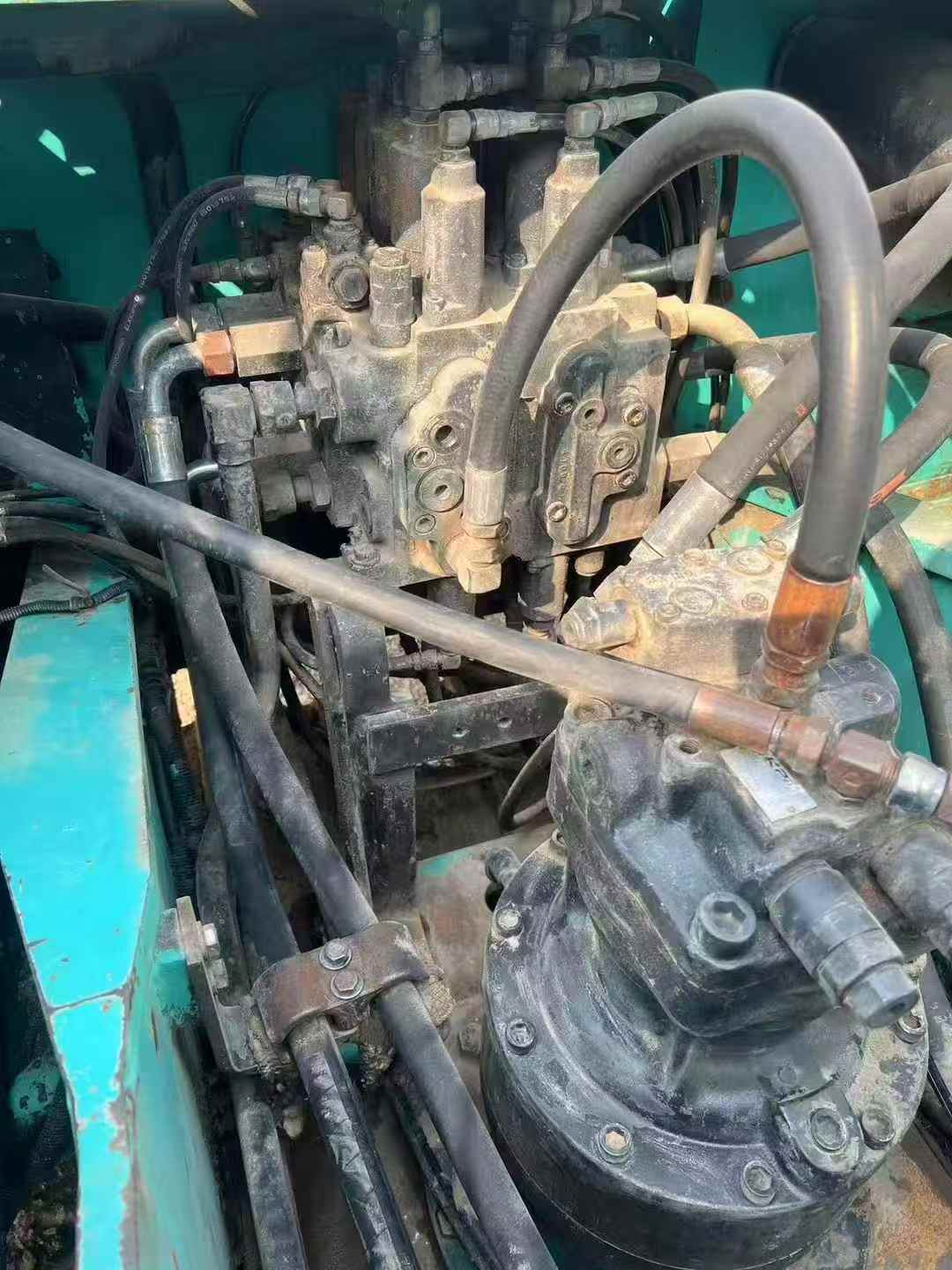 Buy Kobelco SK200-6 Used Excavator / 5