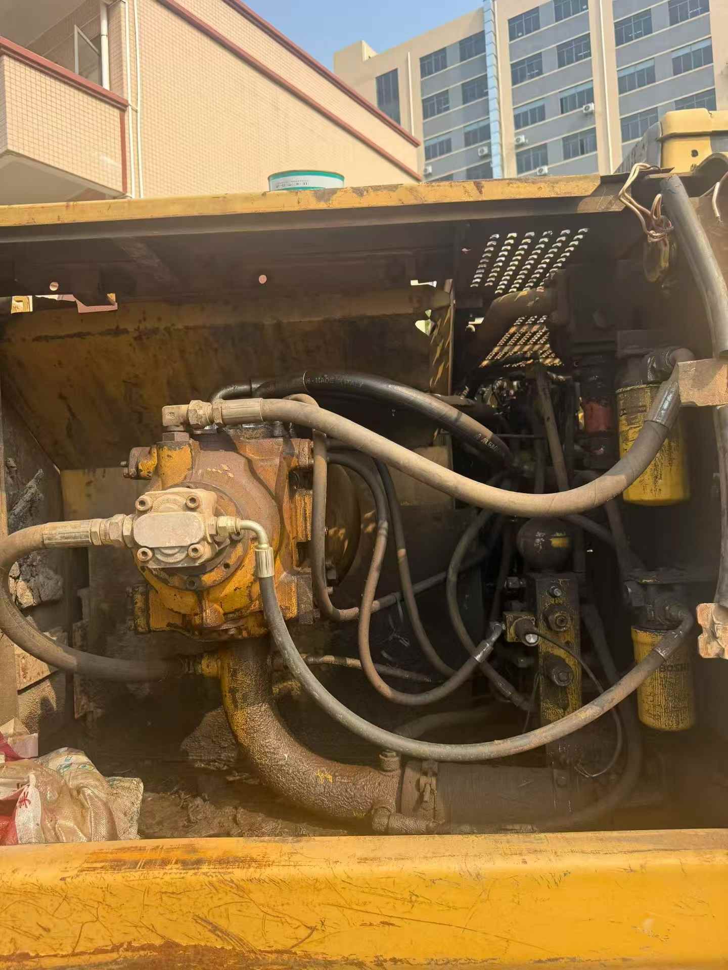 Buy Caterpillar 320V2 Used Excavator / 3