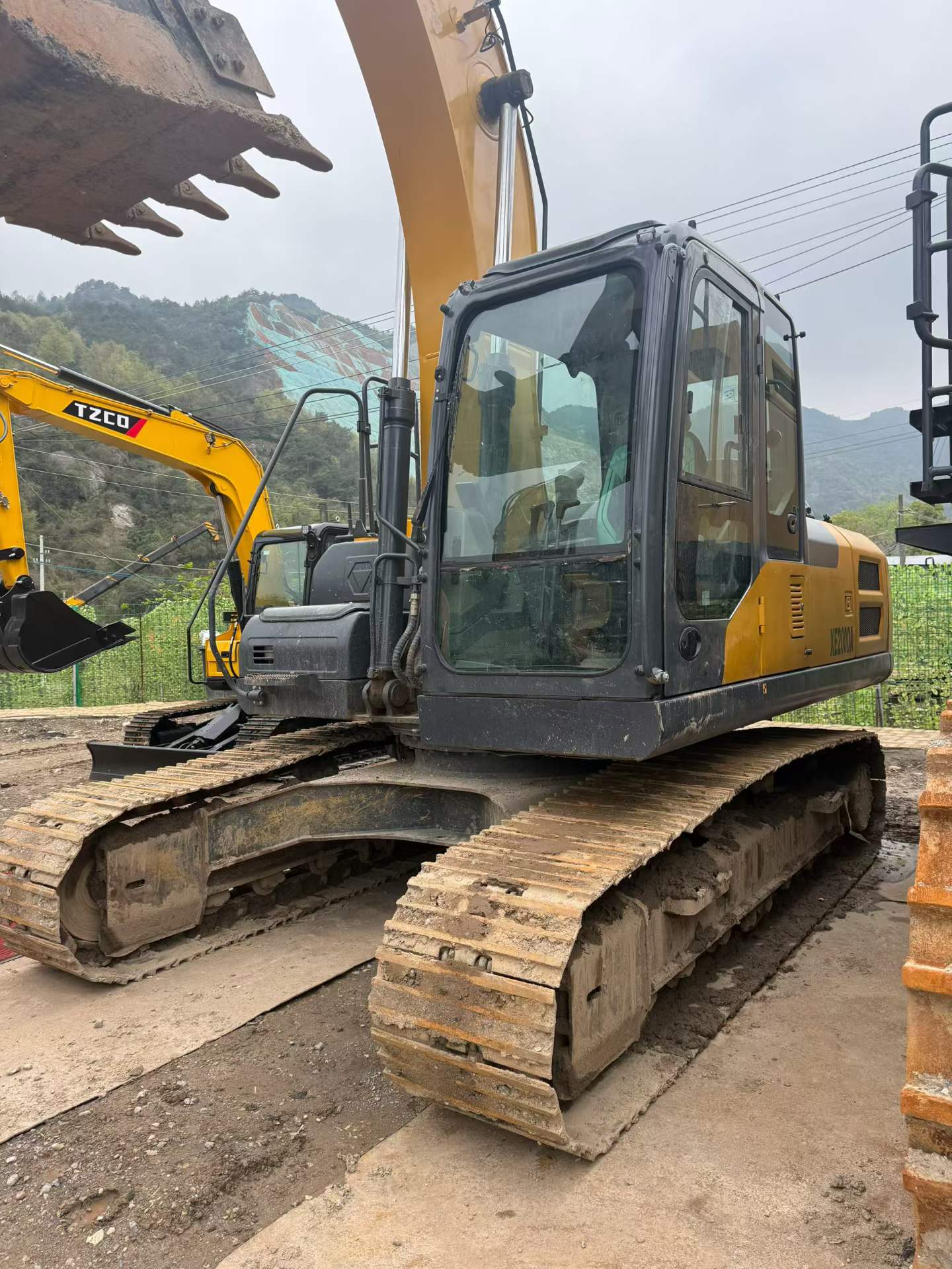 Buy XCMG XE200 Used Excavator / 9