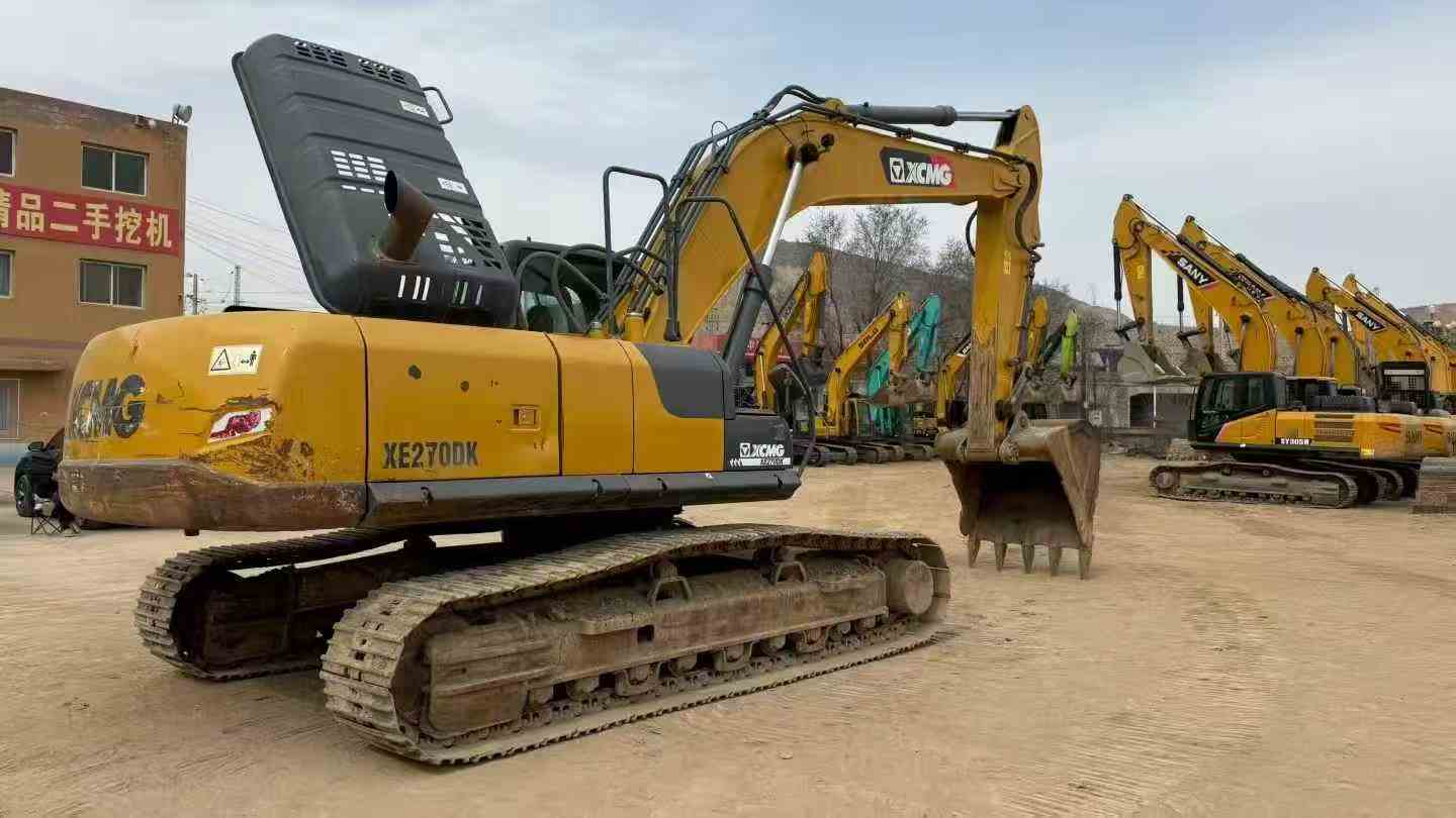 Buy XCMG XE270DK Used Excavator / 4