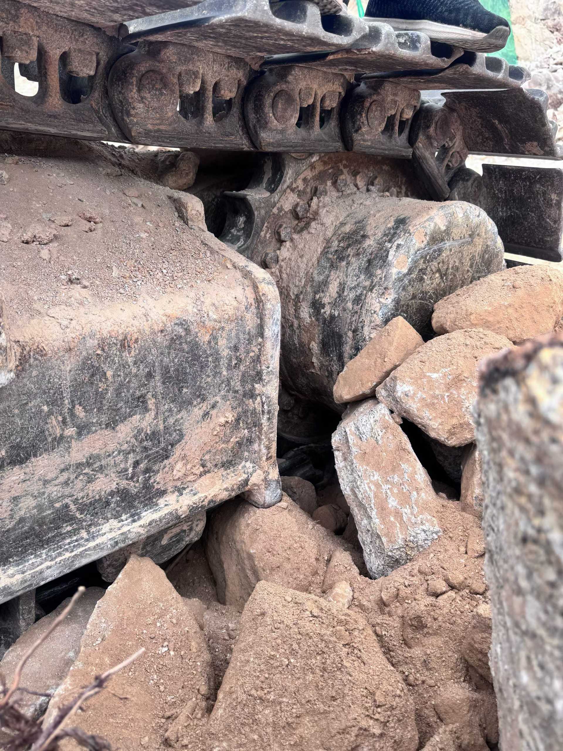 Buy XCMG XE370 Used Excavator / 8