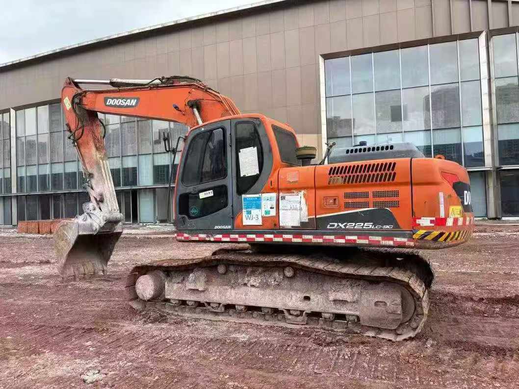 Buy Doosan DH225-7 Used Excavator / 2