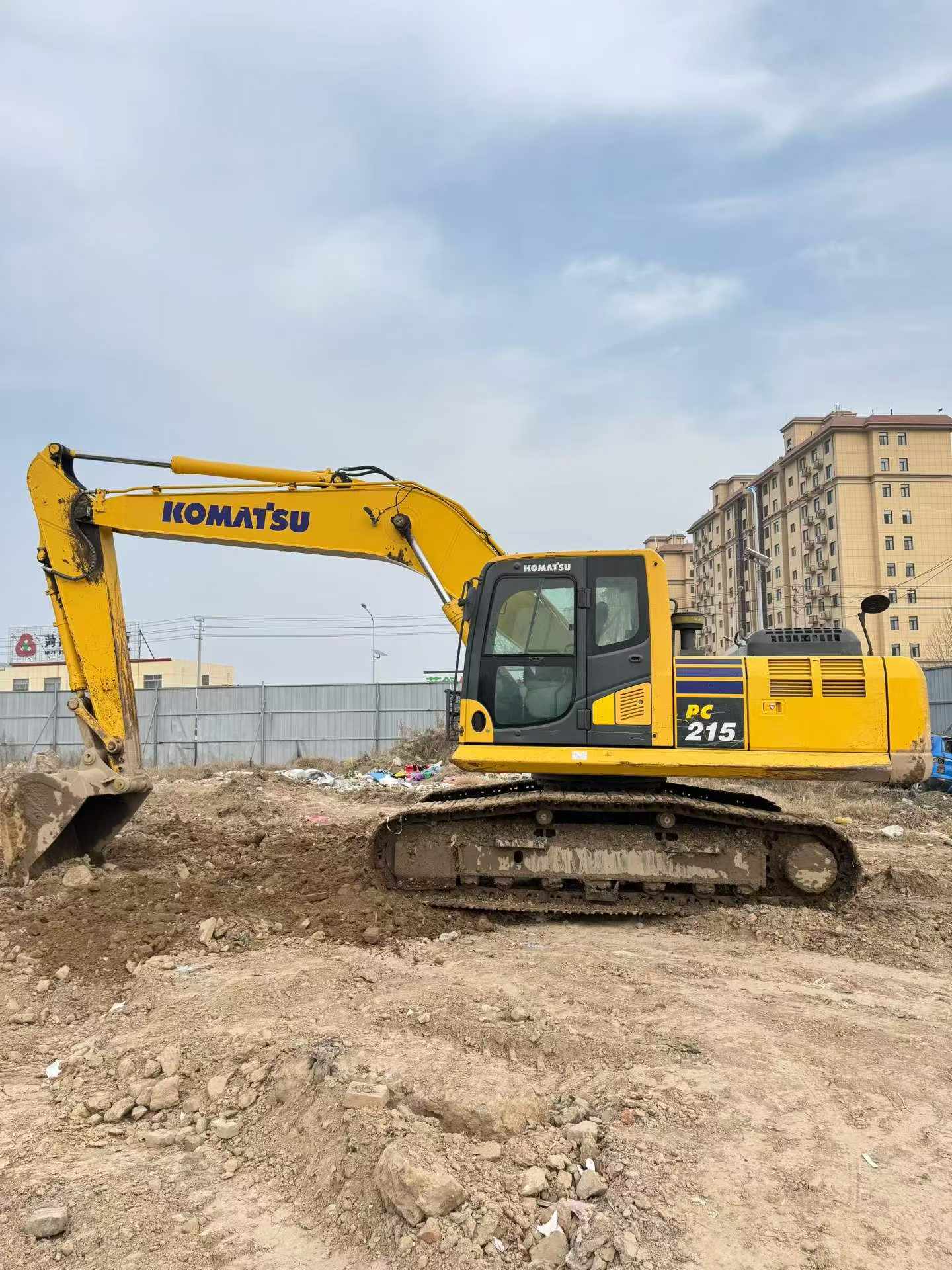 Buy Komatsu HB215LC-1 Used Excavator / 7