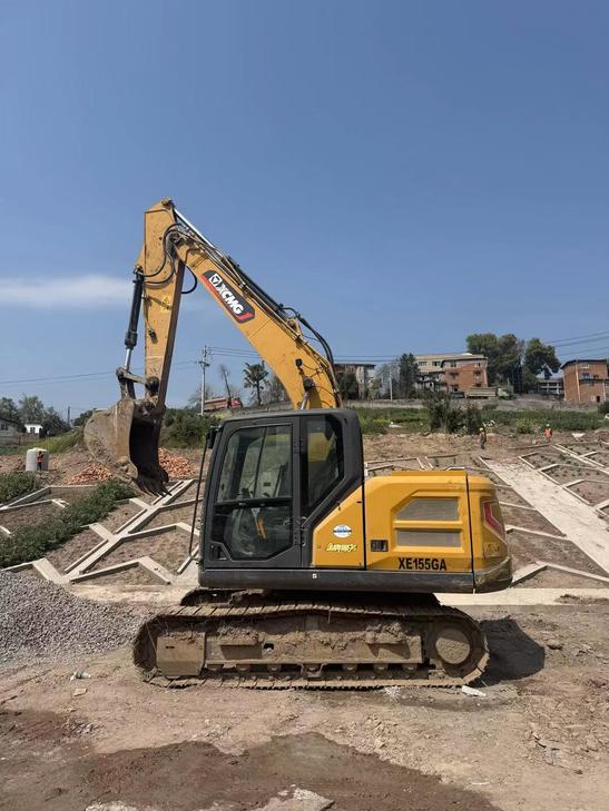 Buy XCMG XE135B Used Excavator / 1