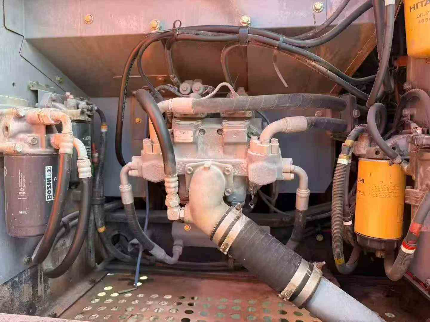 Buy Hitachi ZX210LC-5A Used Excavator / 7