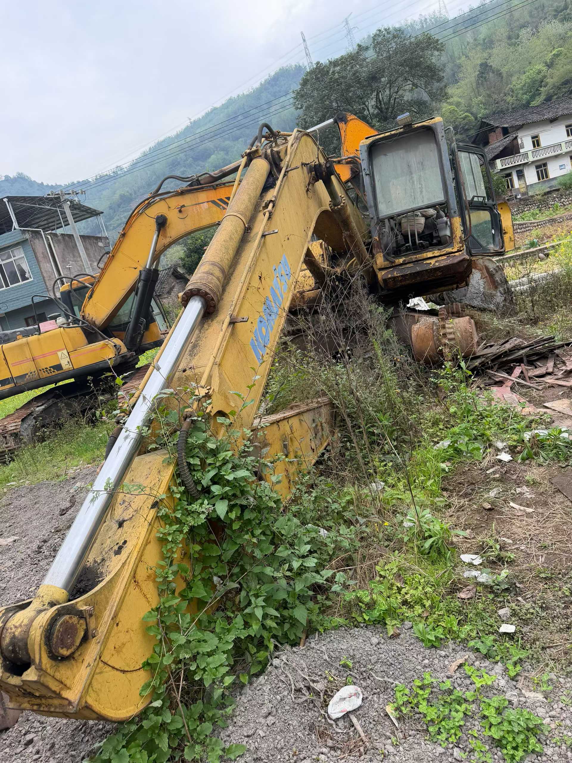 Buy Komatsu PC210 Used Excavator / 3