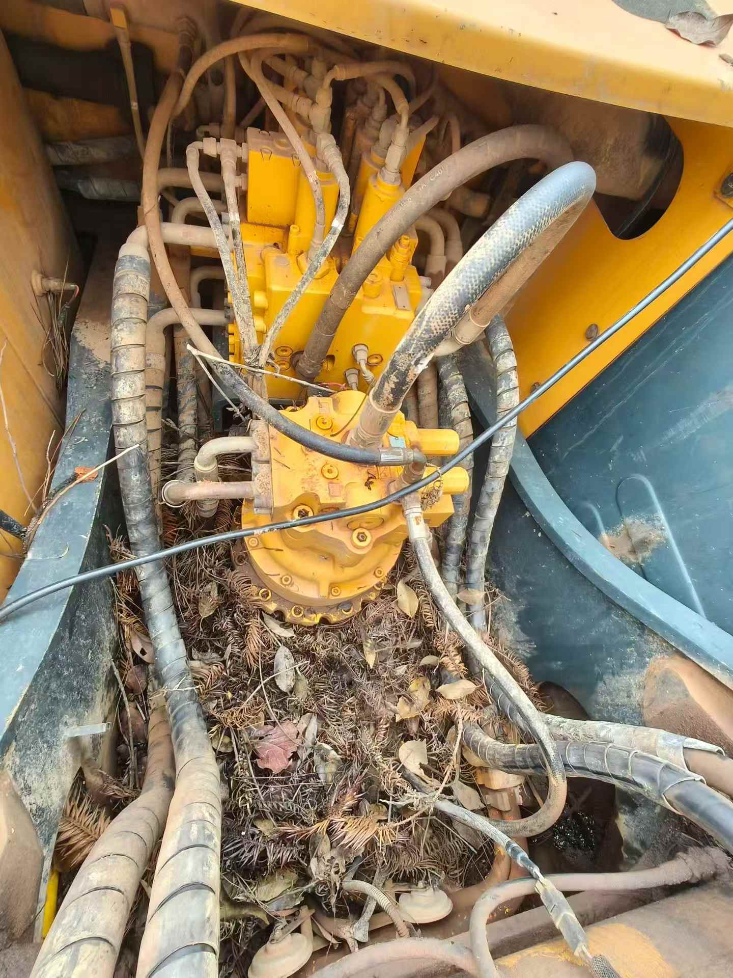 Buy Hyundai R215-7 Used Excavator / 2