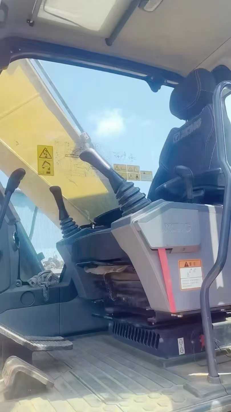 Buy XCMG XE200 Used Excavator / 9