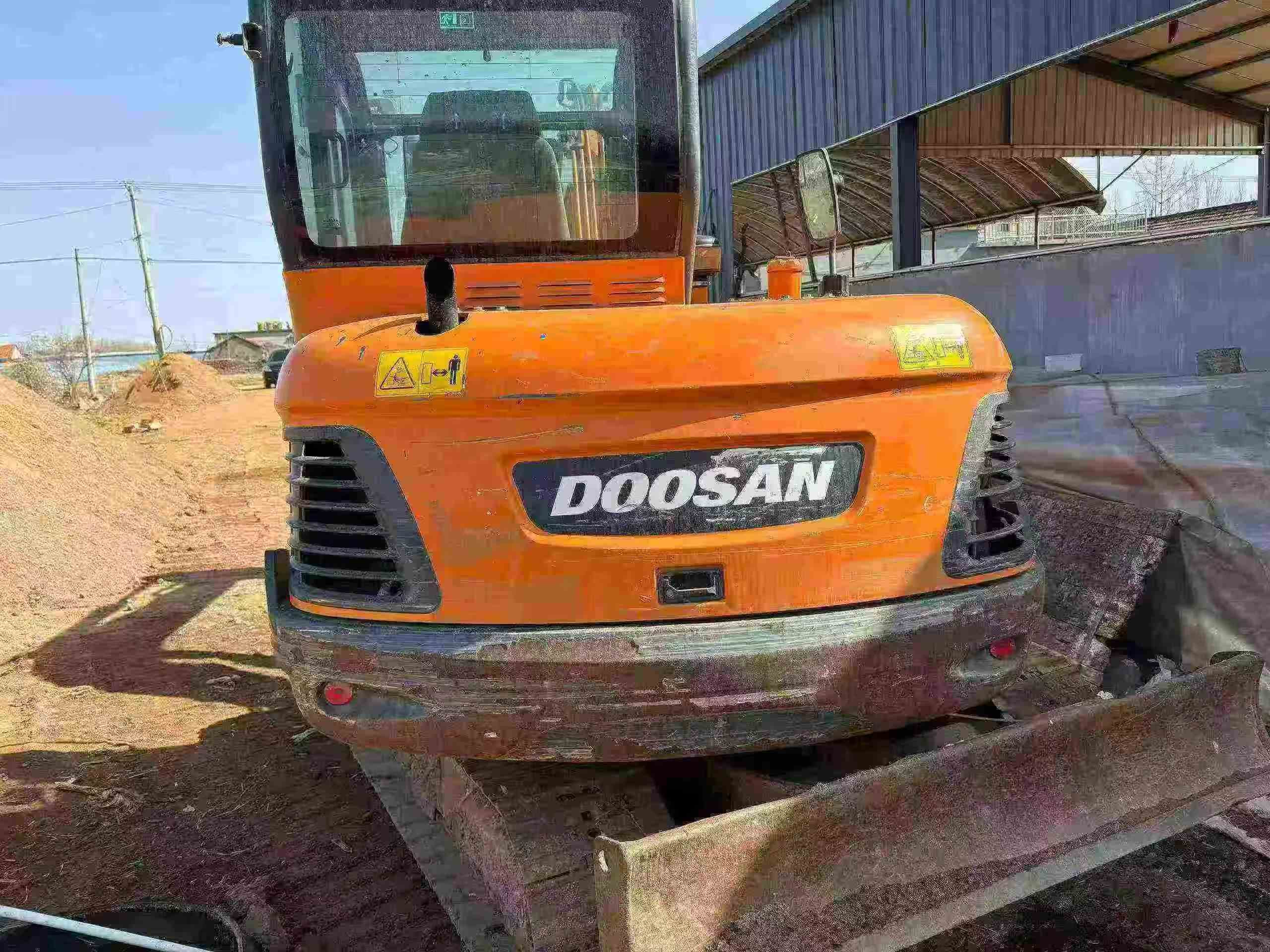 Buy Doosan DH60 Used Excavator / 2