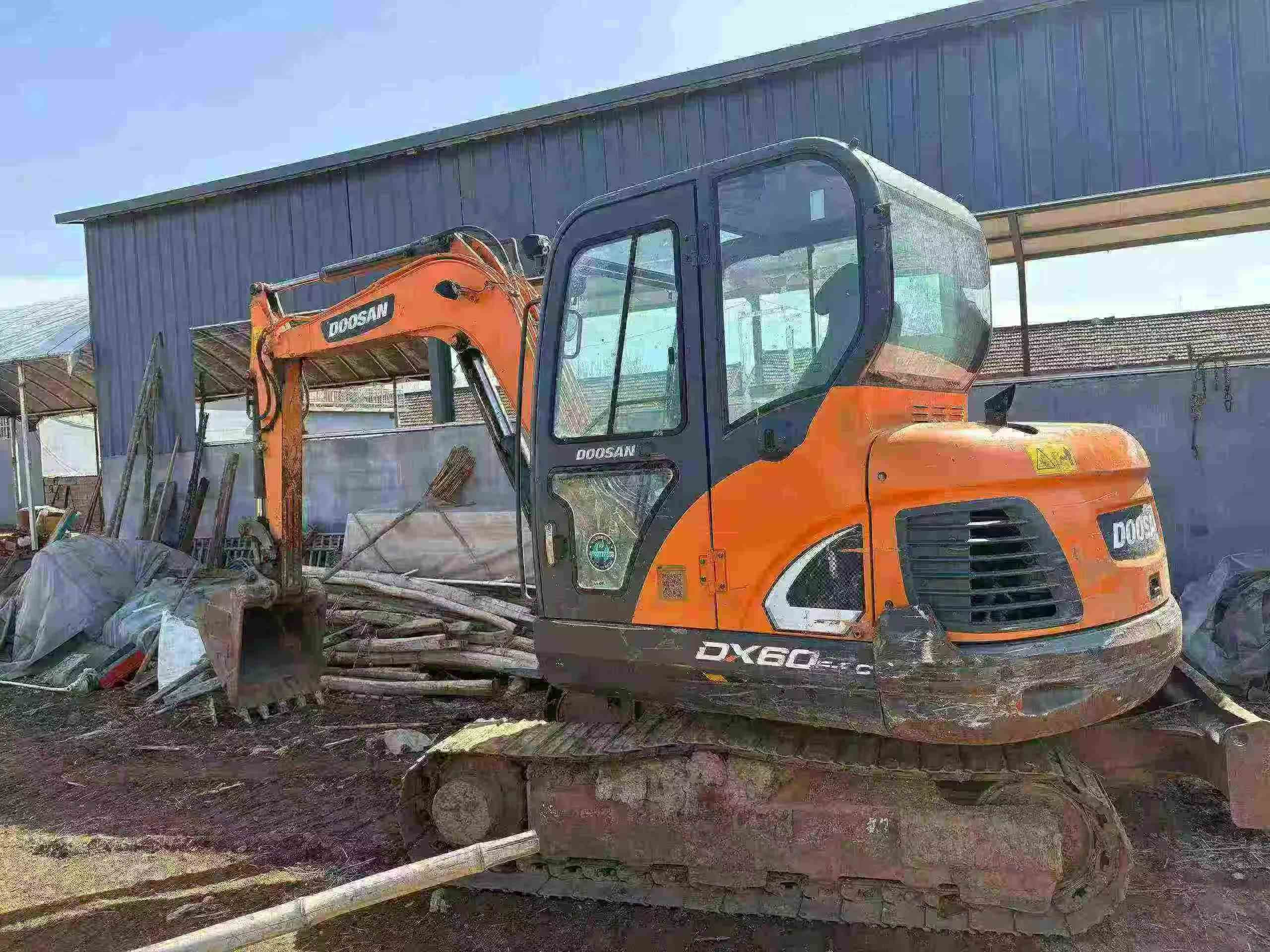 Buy Doosan DH60 Used Excavator / 3