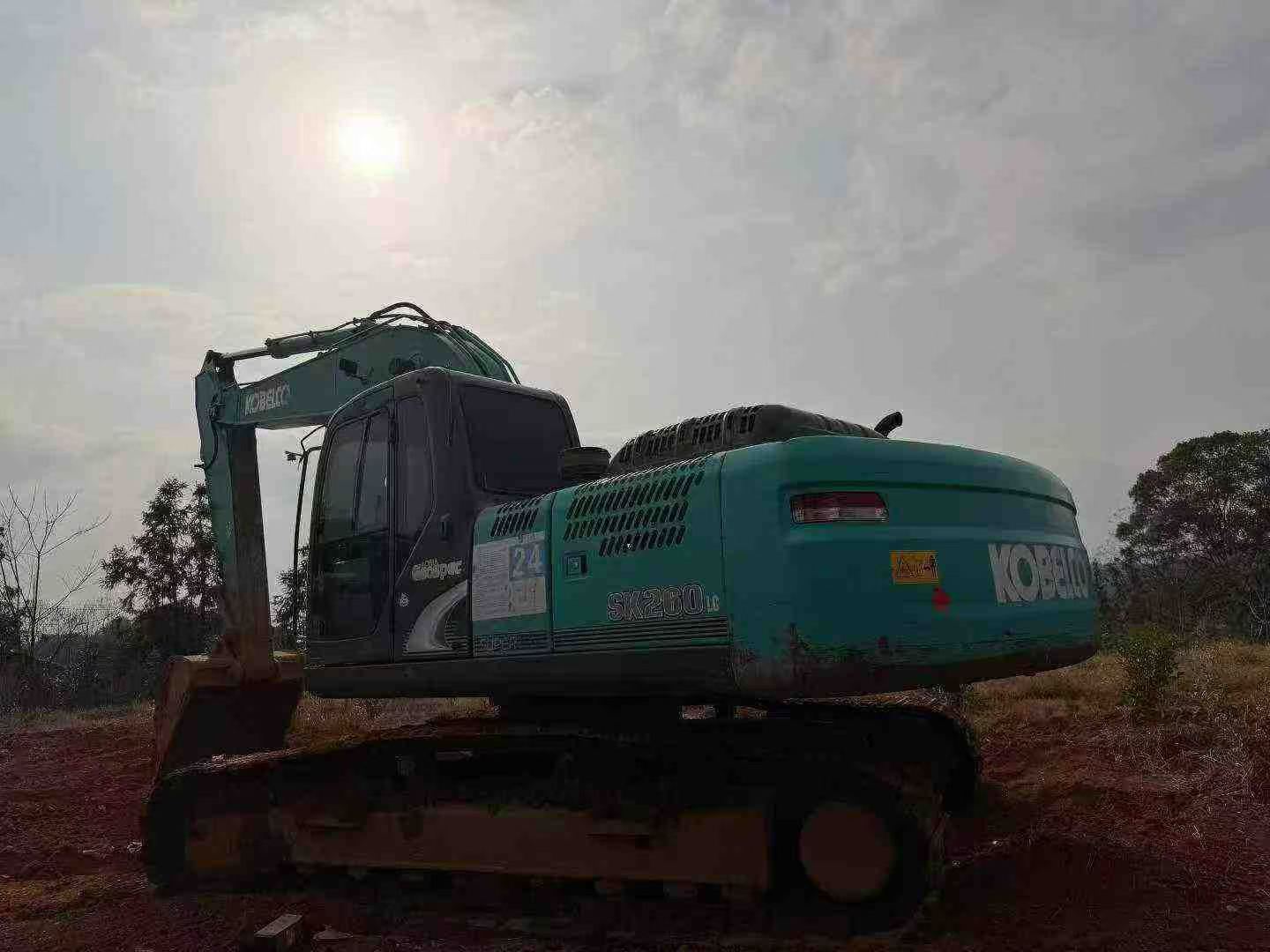 Buy Kobelco SK260 Used Excavator / 4