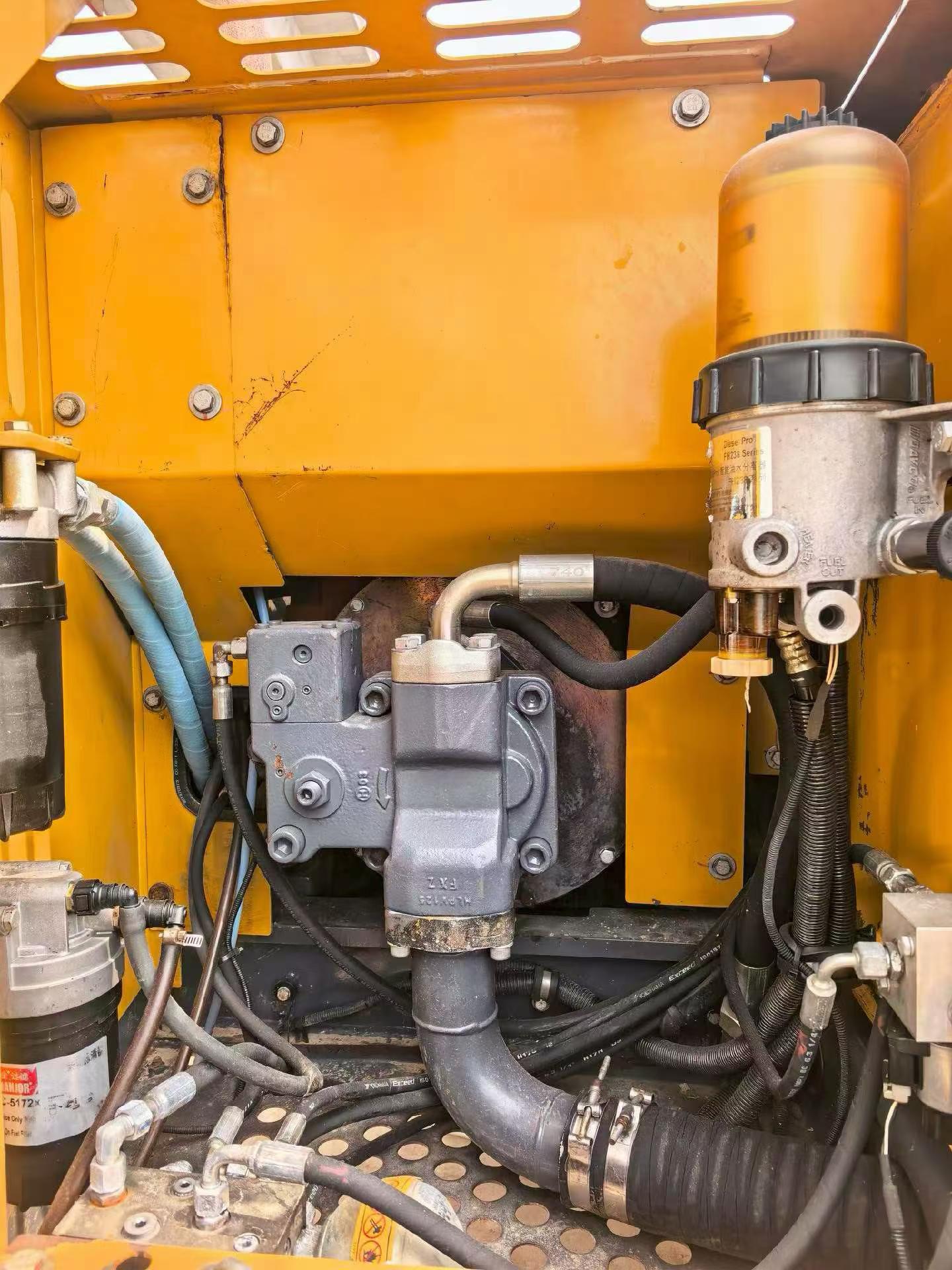 Buy XCMG XE135B Used Excavator / 5