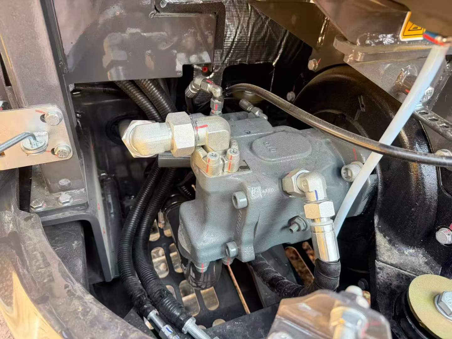 Buy XCMG XE60 Used Excavator / 3