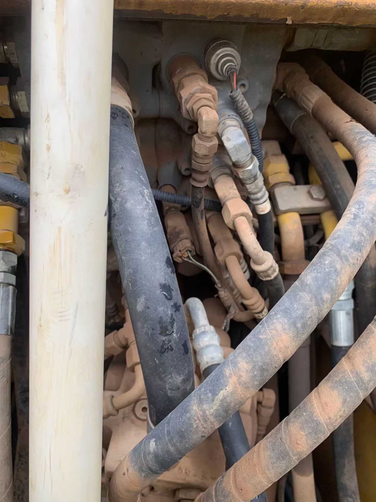 Buy Kato HD512 Used Excavator / 3