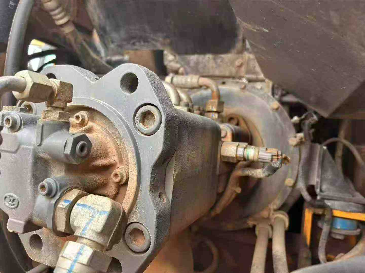 Buy Kato HD820 Used Excavator / 2