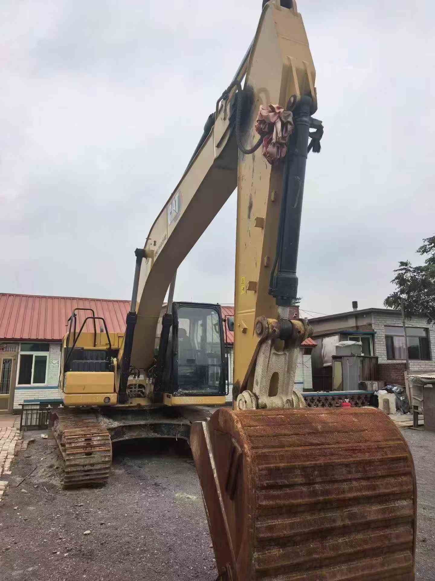 Buy Caterpillar 320GC Used Excavator / 3