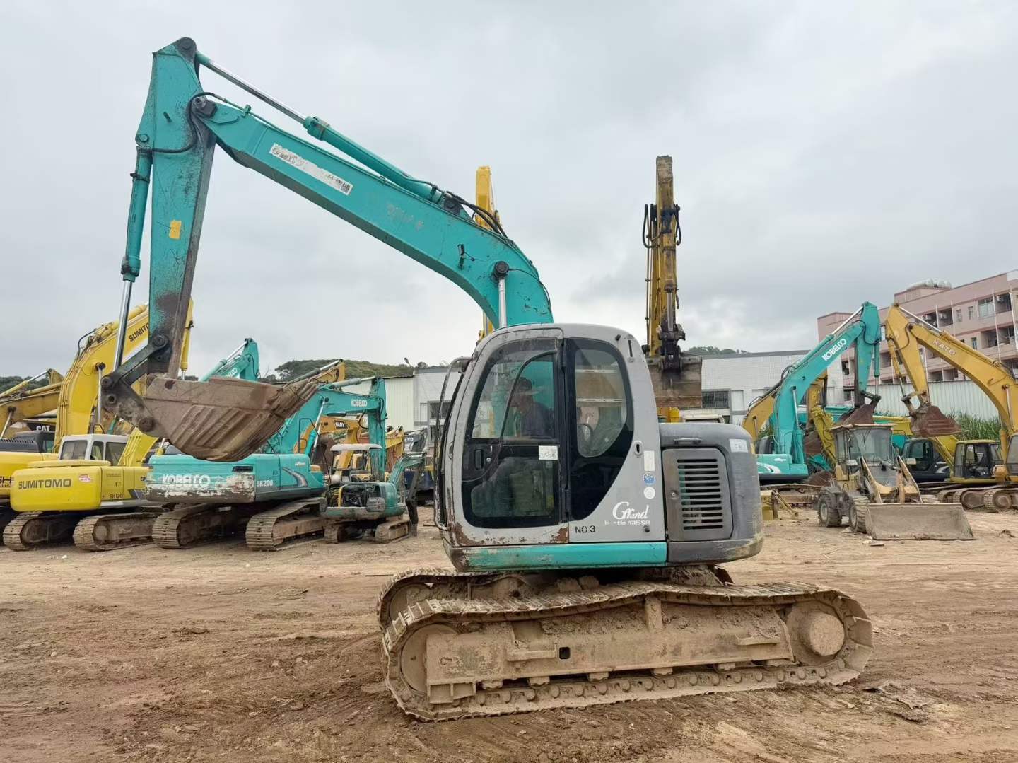 Buy Kobelco SK135SR Used Excavator / 3
