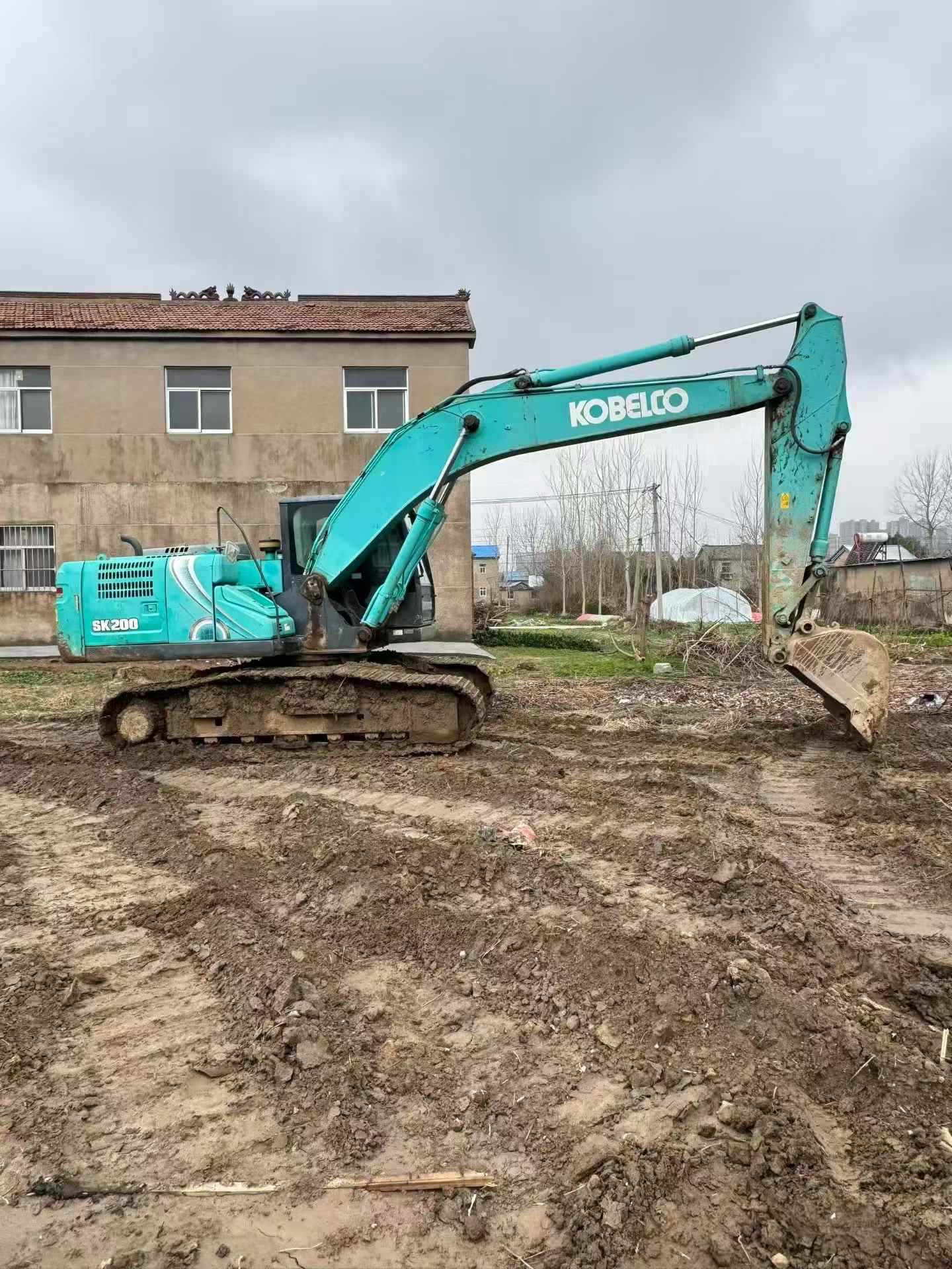Buy Kobelco SK200 Used Excavator / 2