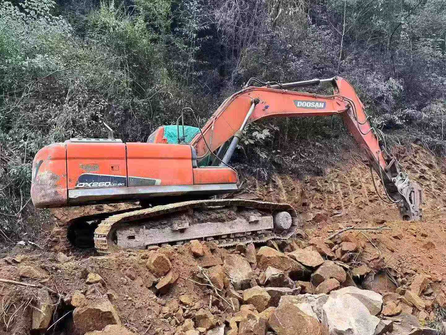 Buy Doosan DX260LC Used Excavator / 2