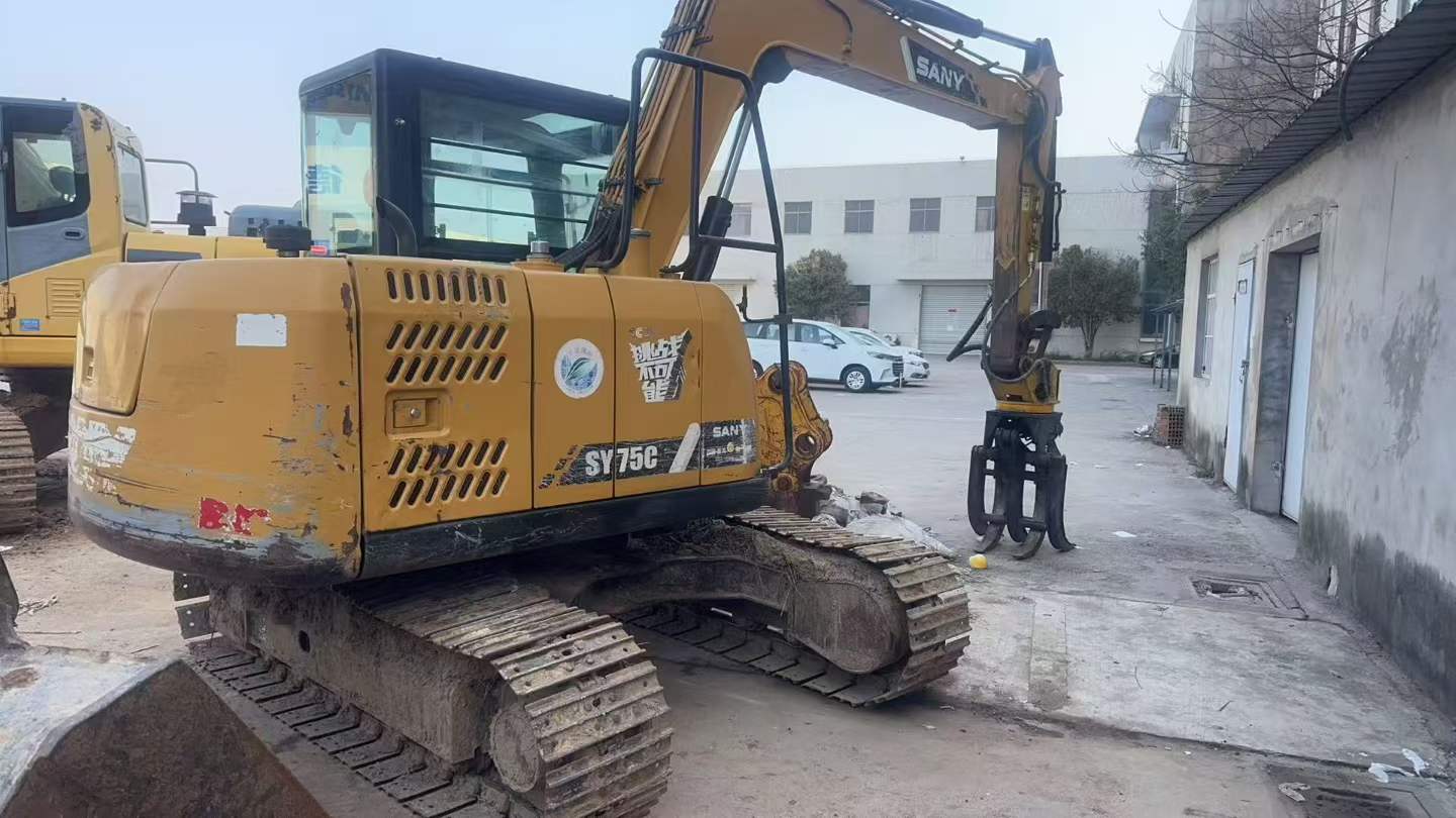 Buy Sany SY75 Used Excavator / 2
