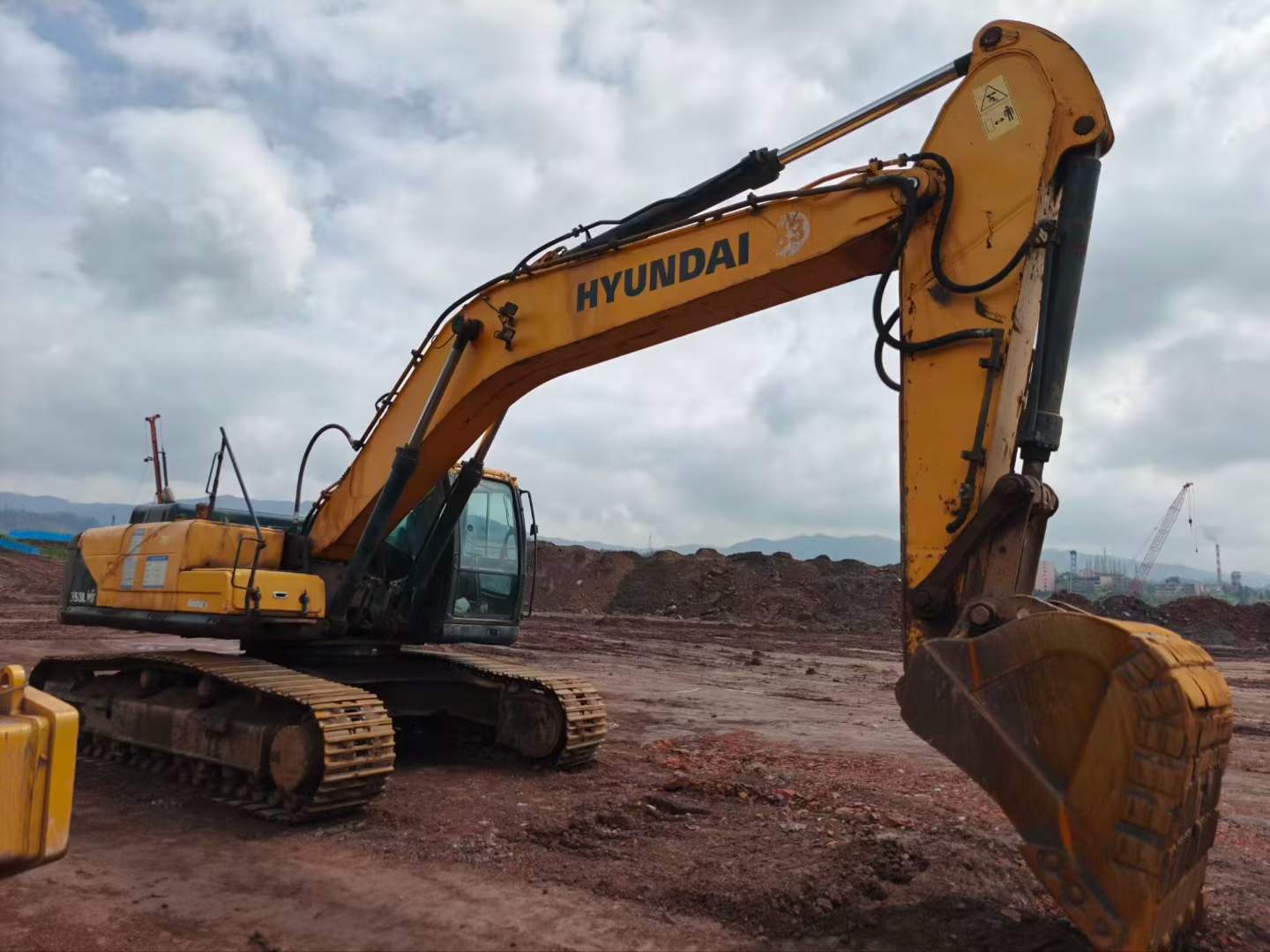 Buy Hyundai R350LVS Used Excavator / 4