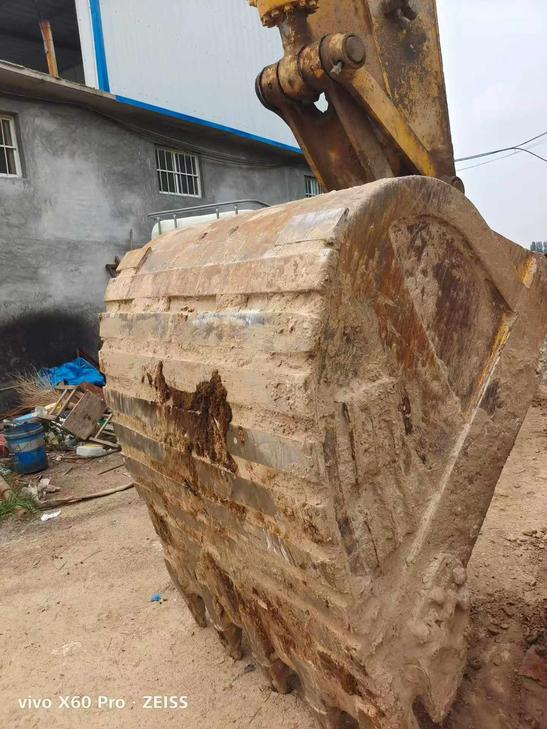 Buy Komatsu PC220 Used Excavator / 1