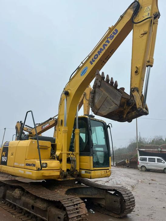 Buy Komatsu PC130 Used Excavator / 1
