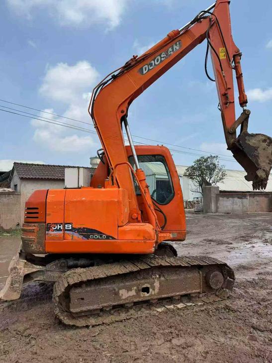 Buy Doosan DH80 Used Excavator / 1