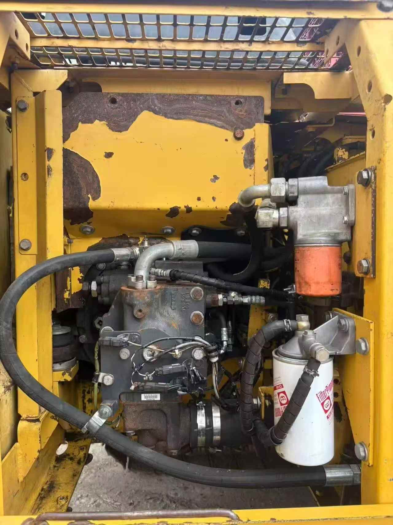 Buy Komatsu PC130 Used Excavator / 8