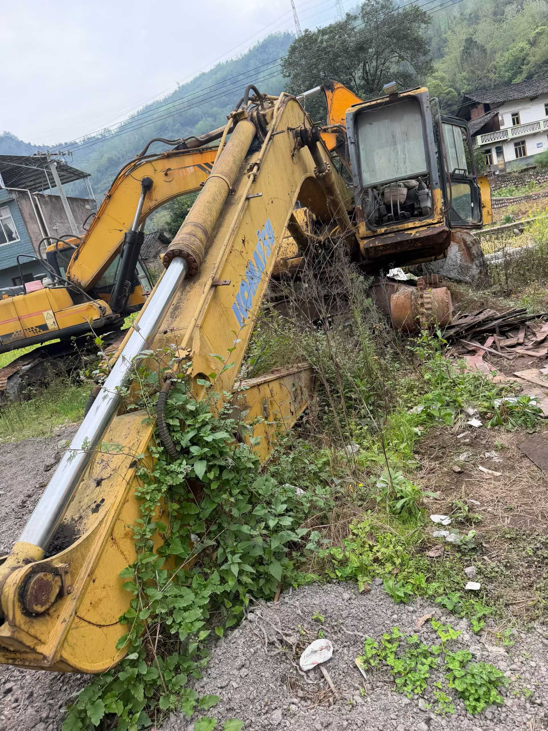 Buy Komatsu PC210 Used Excavator / 2