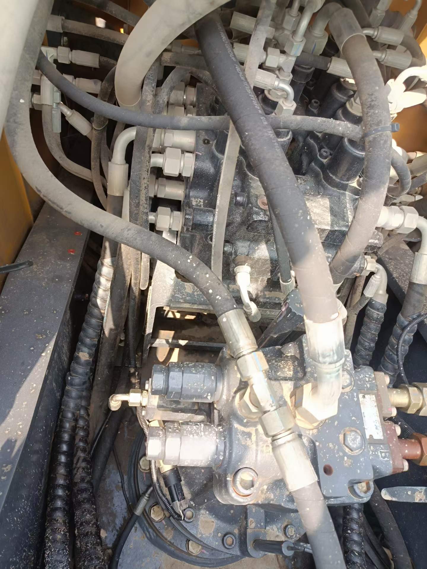 Buy XCMG XE135B Used Excavator / 4