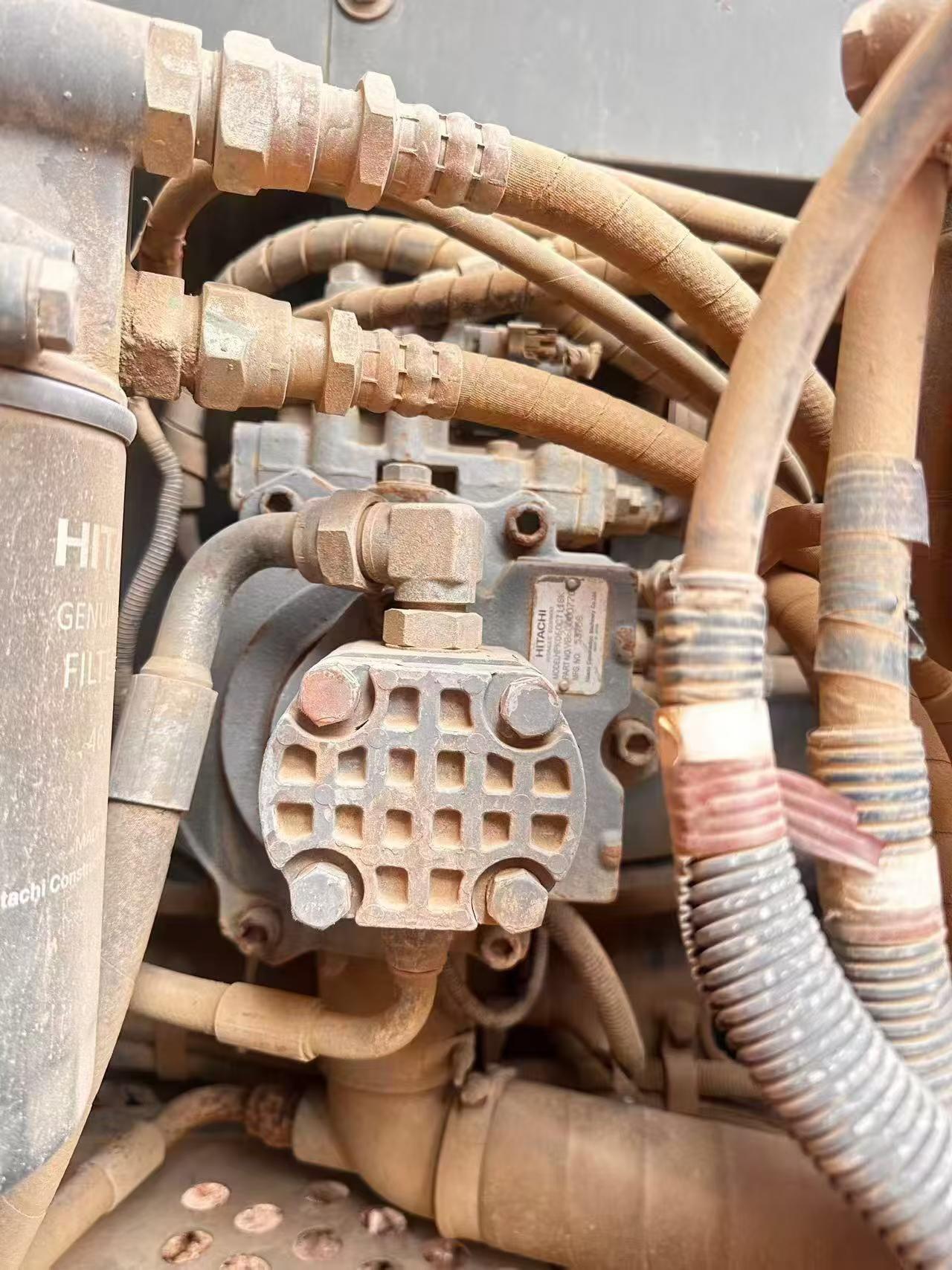 Buy Hitachi ZX130-5A Used Excavator / 2